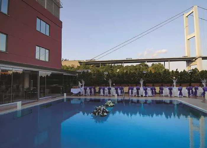 Crowne Plaza - Ortakoy Bosphorus By Ihg 5*