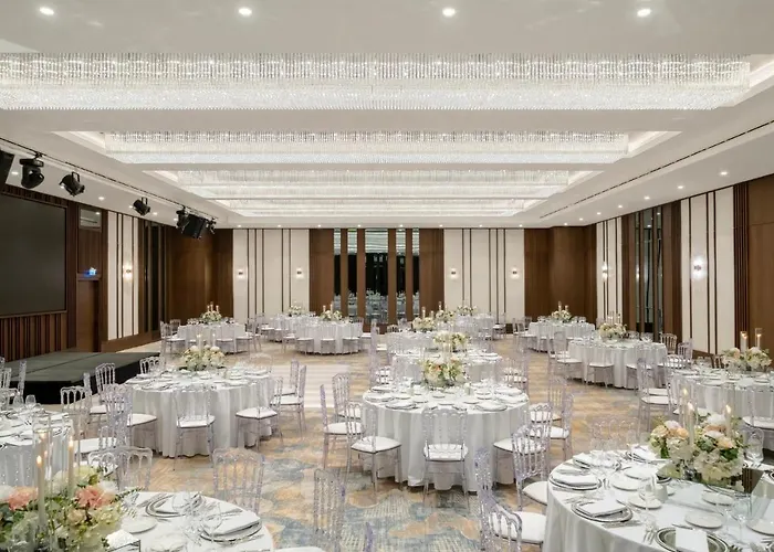 Отель Crowne Plaza - Ortakoy Bosphorus By Ihg