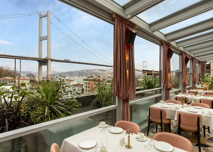 Crowne Plaza - Ortakoy Bosphorus By Ihg 5*