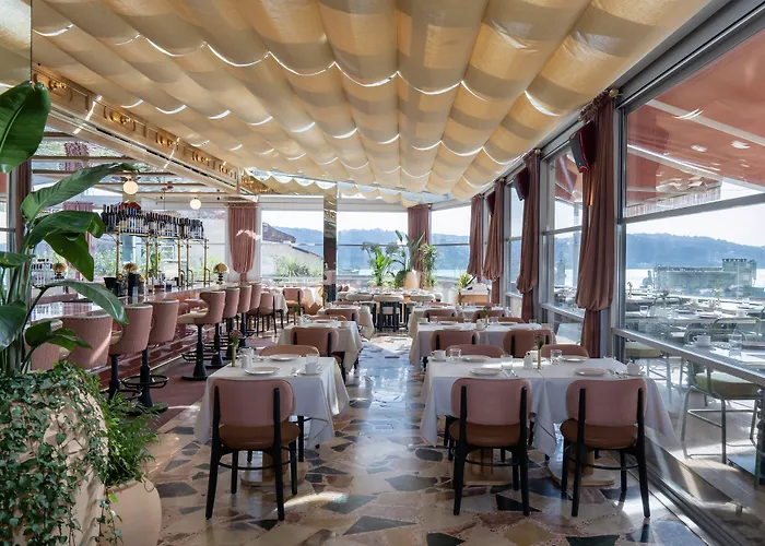 Отель Crowne Plaza - Ortakoy Bosphorus By Ihg