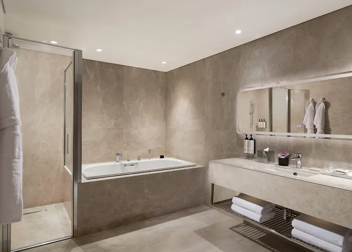 Crowne Plaza - Ortakoy Bosphorus By Ihg Hotel 5*