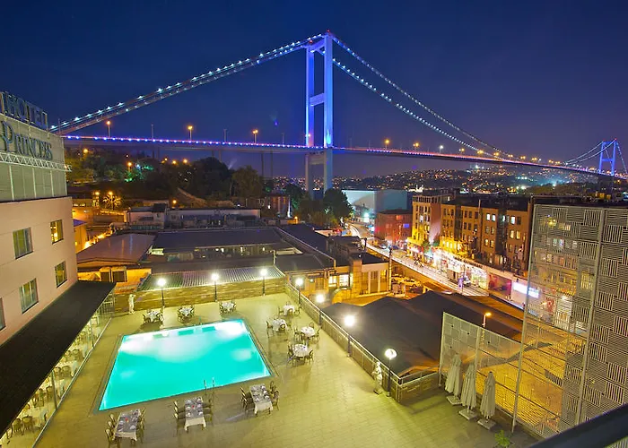 Crowne Plaza - Ortakoy Bosphorus By Ihg 5*